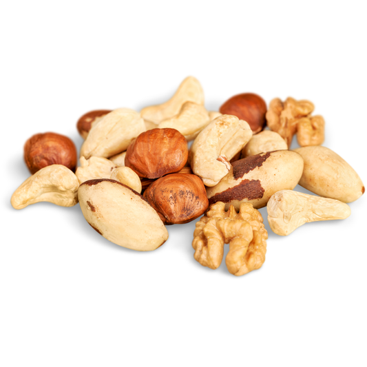 een notenmix met amandelen, walnoten, cashewnoten, paranoten en hazelnoten van zijtak